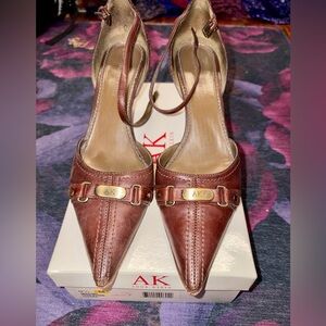 Anne Klein Brown Pointed Toe Heels